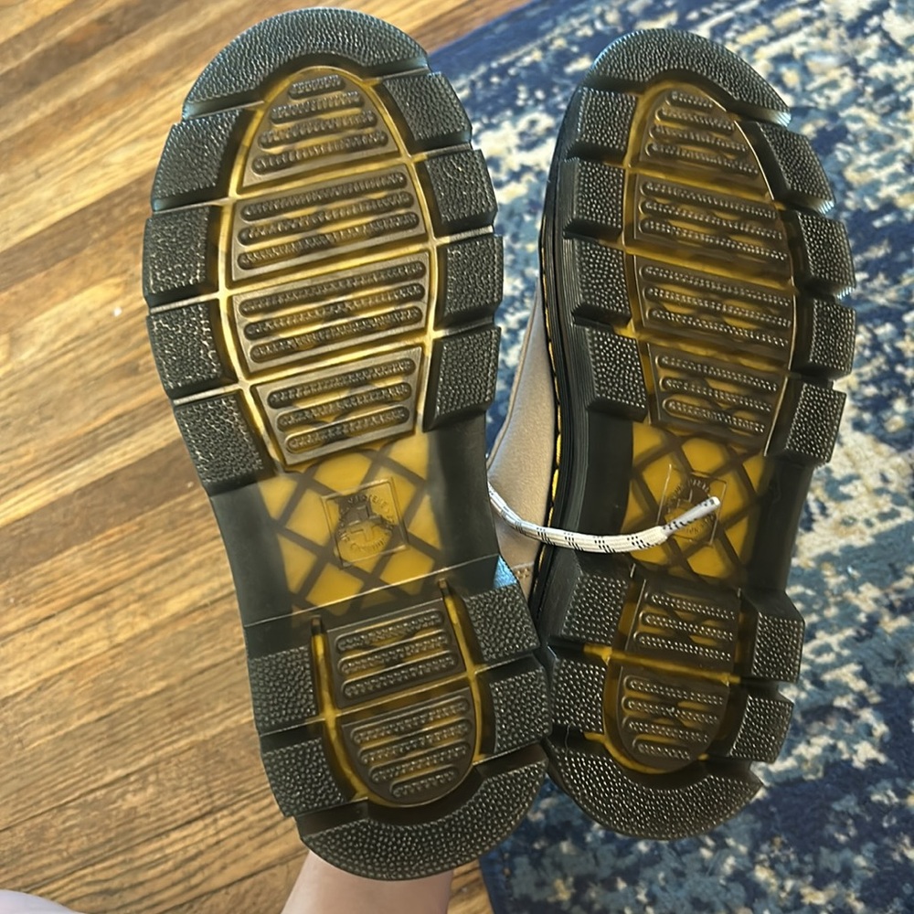 Women’s Dr Martens - Picture 7 of 8